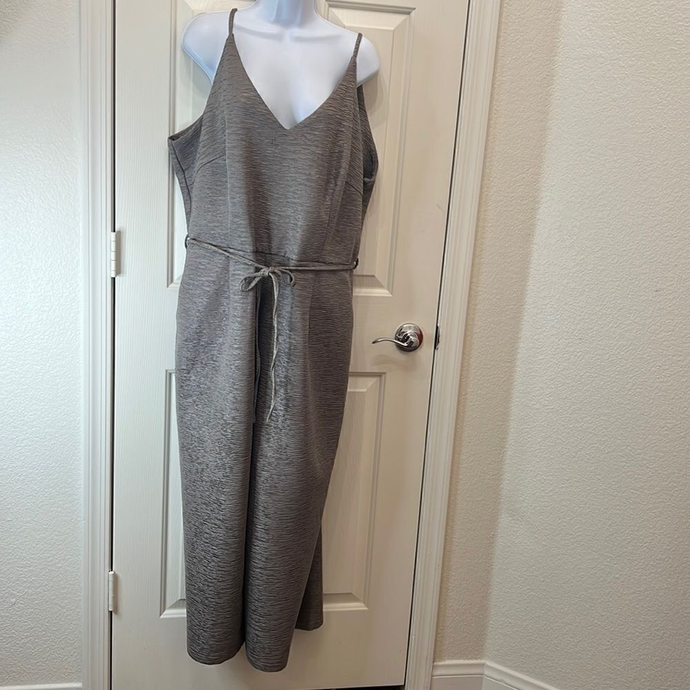 AX Paris Curve Pantsuit Sz US 16 UK 20 Pewter Silver V Neck Sleeveless 💯 Poly